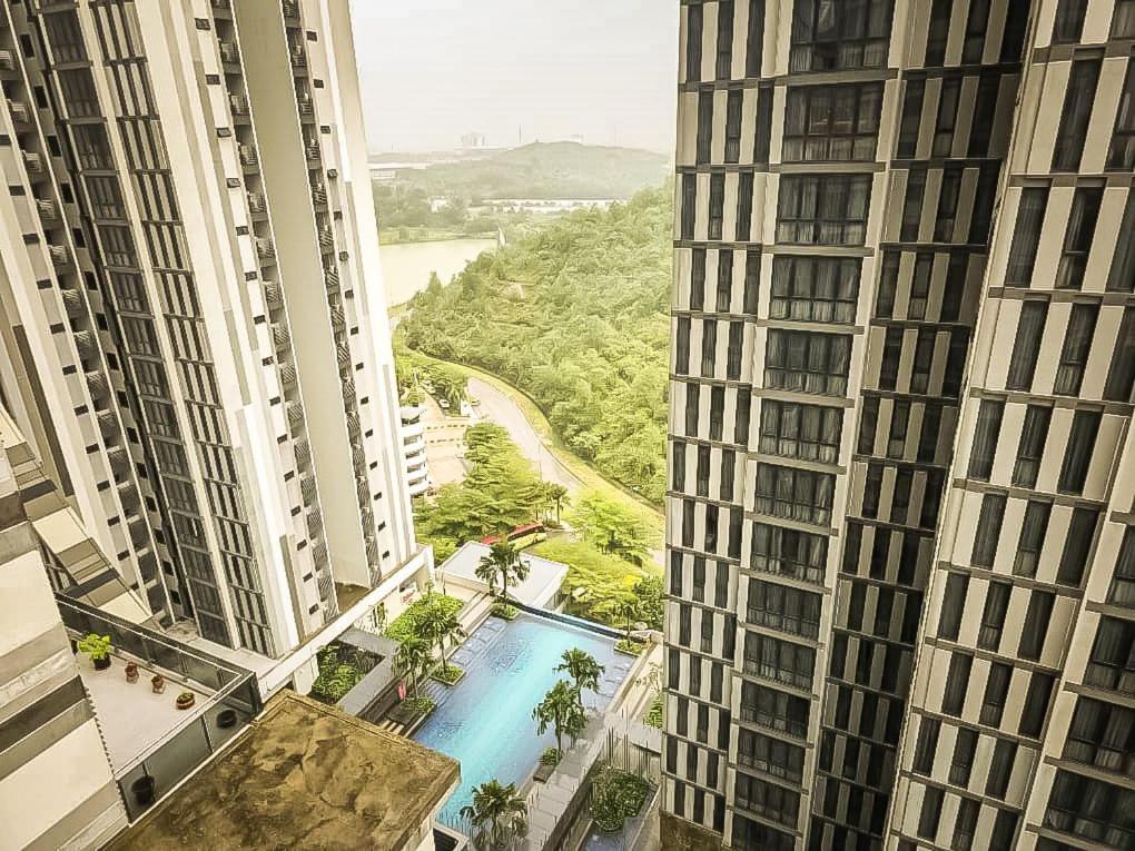 Apartment 1 Dream - Meridian 2 Netflix 舒适与齐全设备和阳台漂亮夜景 *